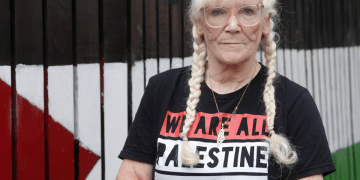 Irish-speaking protester hounded by Belfast police for speaking her mother tongue