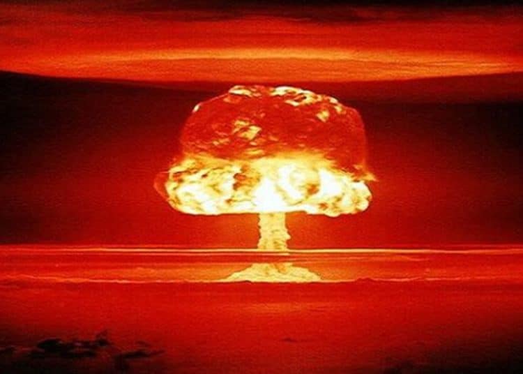 Mushroom cloud Nuclear explosion Nuclear war