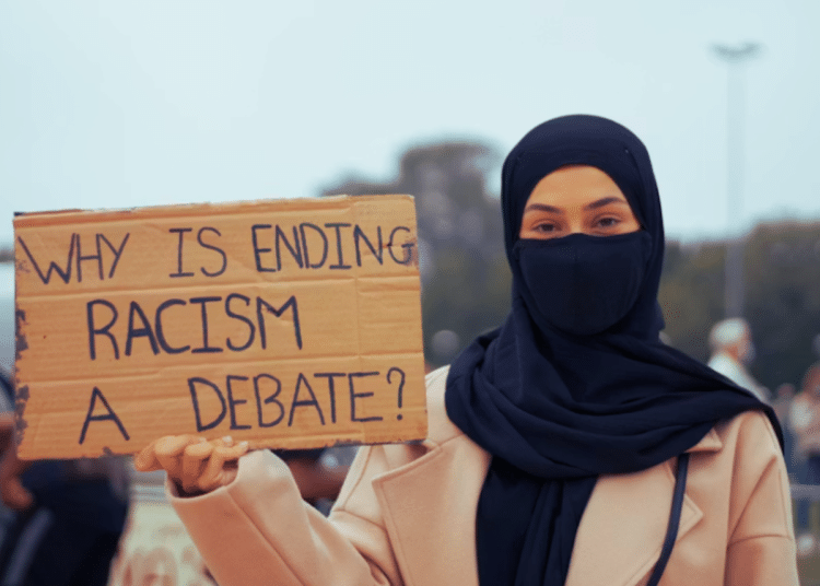 Mainstream media fails Muslims