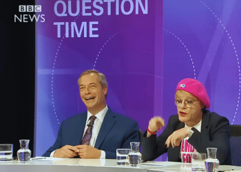 Eddie Izzard vs Nigel Farage on immigration - BBC Question Time