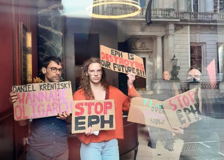 Stop EPH campaigners in the lobby of Byron House, HQ of EPUKI