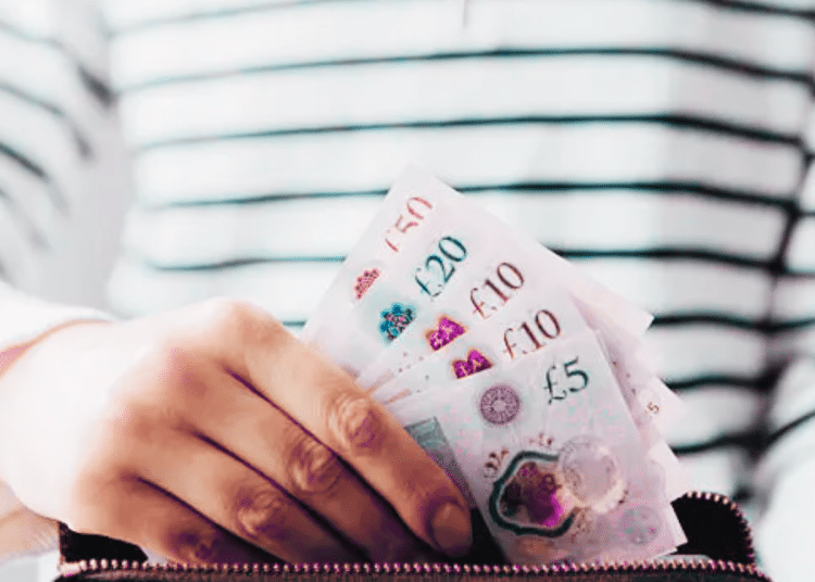 CEO bonuses set to grow, while worker pay stagnates