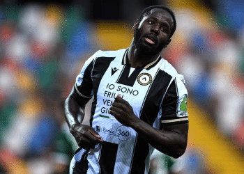 Keinan Davis sports the Udinese kit on the pitch
