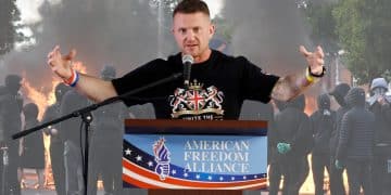 Tommy Robinson in front of Belfast white rioters