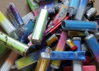 Discarded disposable vapes