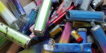Discarded disposable vapes