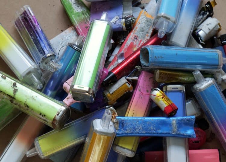 Discarded disposable vapes