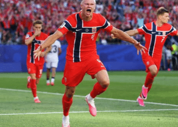 Erling Halend scores a double