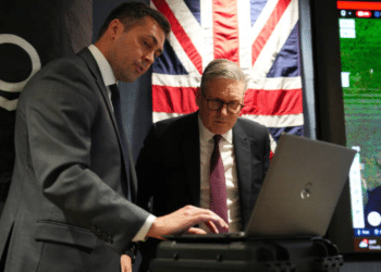 Keir Starmer tours Palantir Technologies HQ