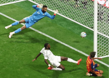 World Cup 2026: Spain's Lamine Yamal scores their first.