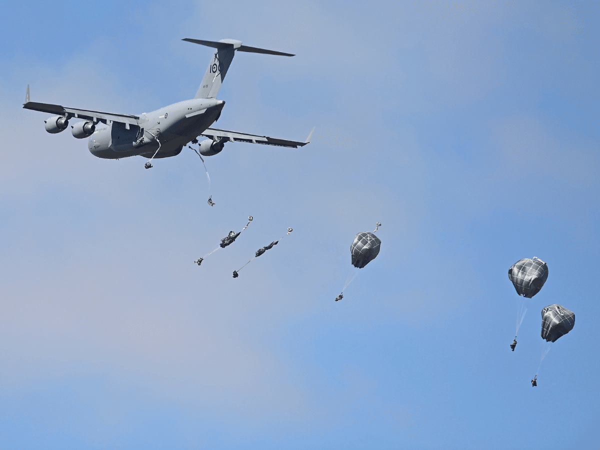US paratroopers