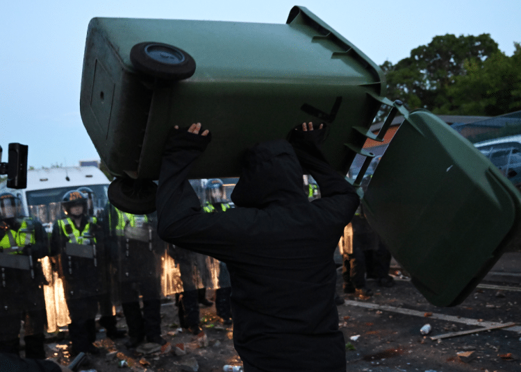 farage riots