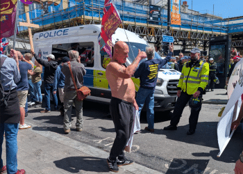 protest, police presence, Manchester