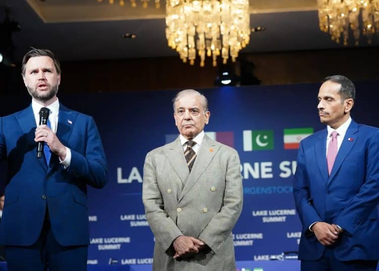 Vice President JD Vance, Pakistani Prime Minister Shehbaz Sharif and Qatari Prime Minister Sheikh Mohammed bin Abdulrahman bin Jassim Al-Thani at Lake Lucerne, near Stansstad, Switzerland, on Sunday. Photo: Nathan Howard-Pool/Getty Images