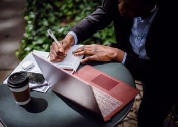 How Journalists Verify Information in the Digital Age