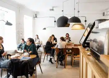 How Businesses Can Use Background Music To Create Better Customer Experiences