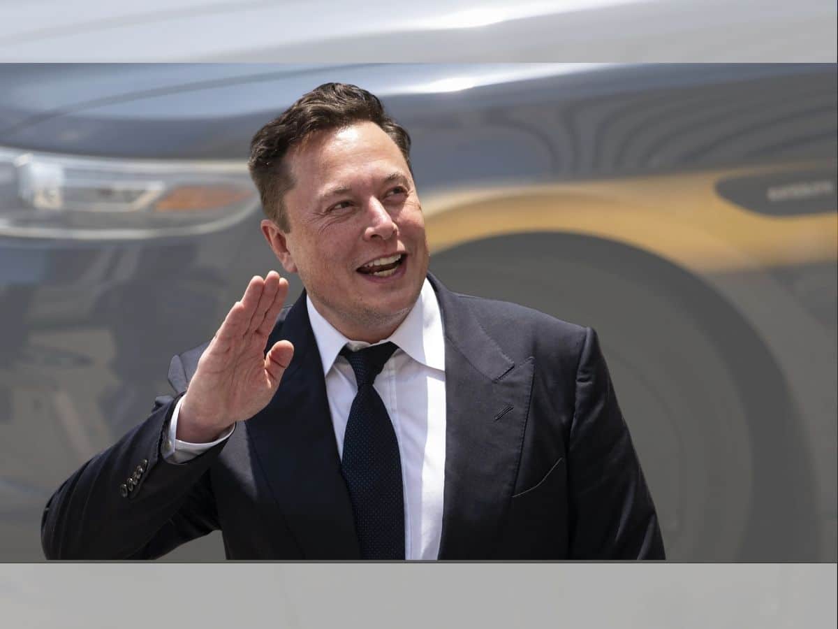 Elon Musk waving